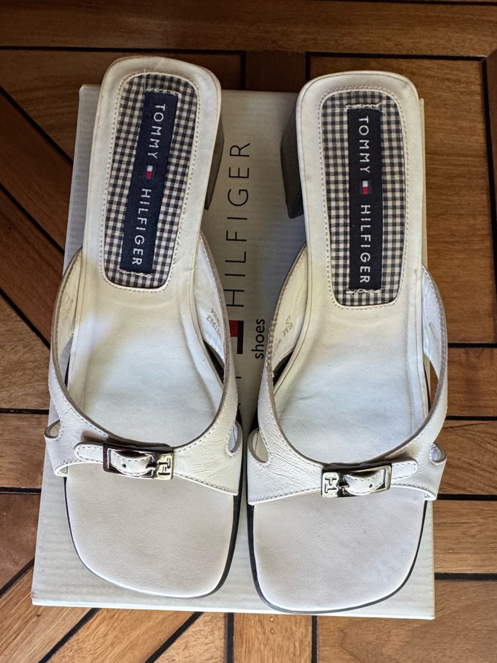 Tommy Hilfiger White Leather Buckle Thong Sandals